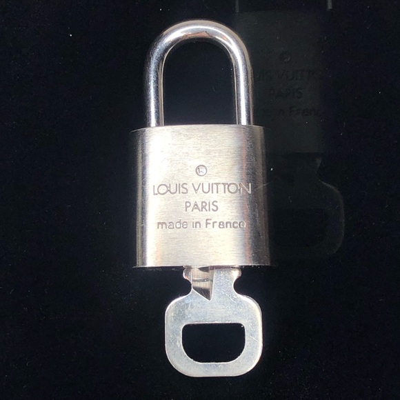 LOUIS VUITTON Brushed Palladium Lock and Key Silver Padlock Rare #301 - Picture 3 of 8